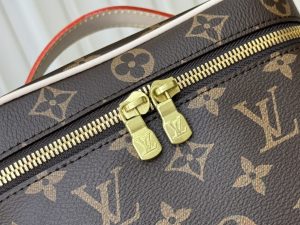 Nice Nano lv cosmetic bag - Image 4