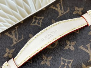 Nice Nano lv cosmetic bag - Image 5