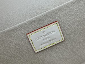 Nice Nano lv cosmetic bag - Image 6