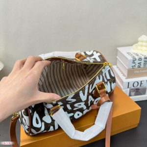 Replica LV pillow bag - Image 4