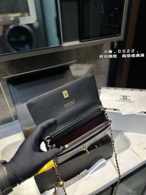 Chanel 23K Baguette Underarm Bag - Image 4