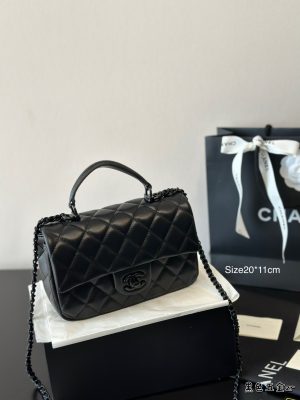 Chanel | 22B cf handle mini box