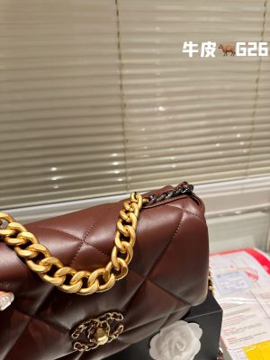 Chanel 19 handbag flap bag - Image 2