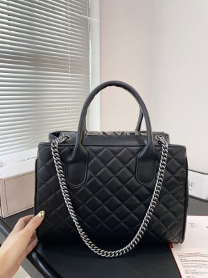 Chanel handbag crossbody bag - Image 2