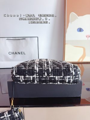 Chanel Woolen Series New Chain Shopping Bag - Image 3