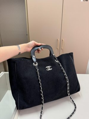 Chanel woolen tote bag - Image 5