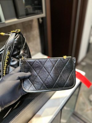 Ysl's new commuter bag - Image 5
