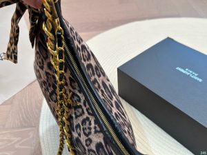 YSL Saint Laurent Underarm Tote Bag - Image 4