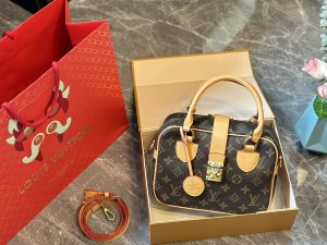 Dior retro handbag with shoulder and crossbody style - Image 2