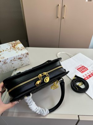 DIOR winter wave2RTW handbag - Image 7