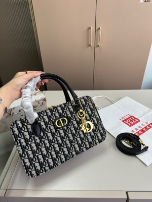 DIOR winter wave2RTW handbag
