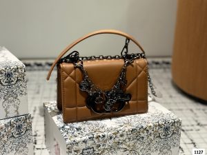 Dior's new Montaigne bag - Image 3