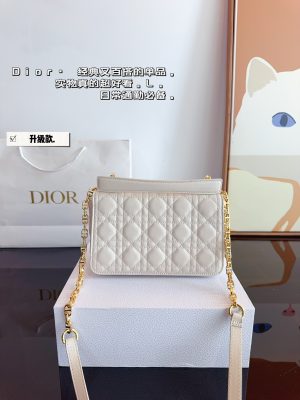 Dior's new Miss woc chain bag - Image 4