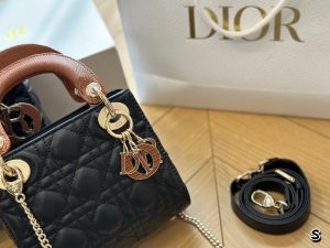Dior sheep leather Lady Dior bag - Image 9