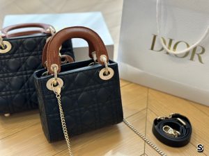 Dior sheep leather Lady Dior bag - Image 6