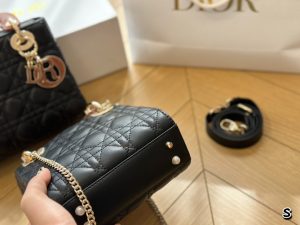 Dior sheep leather Lady Dior bag - Image 5