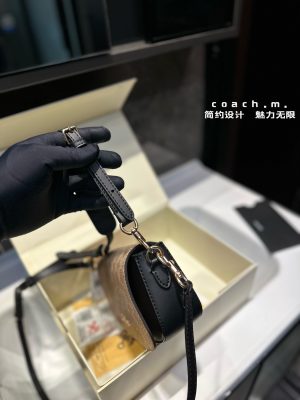 Coach new handbag andrea - Image 5