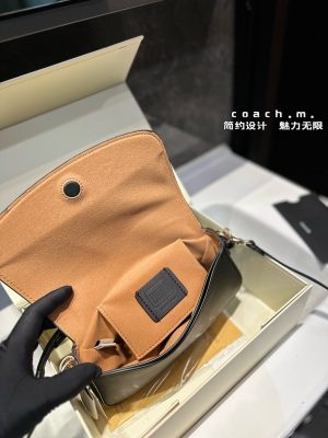 Coach new handbag andrea - Image 2