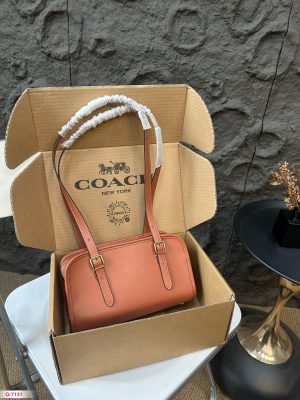 Coach Swing Zip 96 Retro 90s style handbags - Image 4