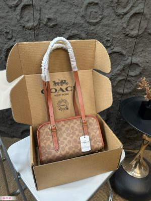 Coach Swing Zip 96 Retro 90s style handbags - Image 2