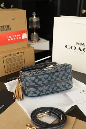 COACH Kleo Chanbrelle Underarm Bag - Image 5