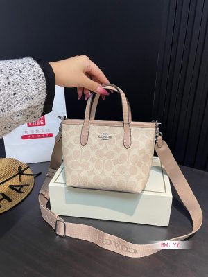 Coach Tote Bag Shopping Basket - Image 5