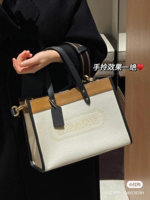 Coach Field Tote 30 - Image 5