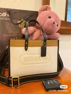 Coach Field Tote 30 - Image 4