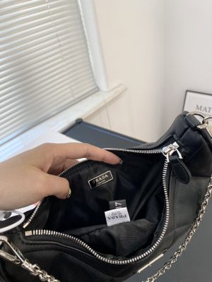 Prada 3-in-1 Prada hobo underarm bag - Image 4