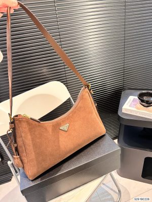 Prada launches the new Aimee handbag for 2024 Fall/Winter 2024 Fall/Winter - Image 9
