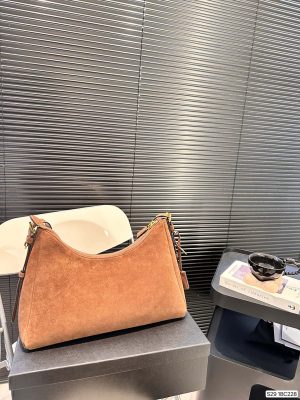 Prada launches the new Aimee handbag for 2024 Fall/Winter 2024 Fall/Winter - Image 6