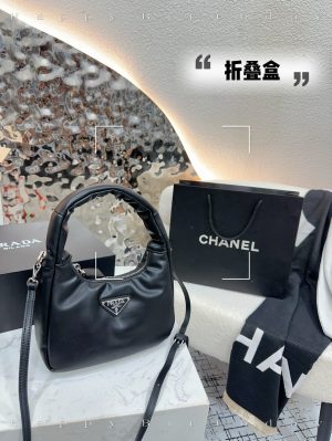 PRADA QueenXua