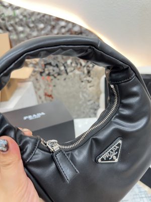 PRADA QueenXua - Image 4