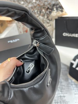 PRADA QueenXua - Image 3