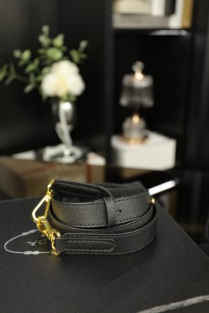 Prada Hobo killer bag - Image 3