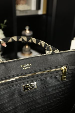 Prada triangular checkered tote bag - Image 2