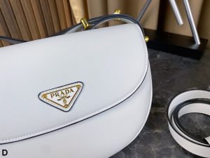 Prada Voltaire underarm bag - Image 2