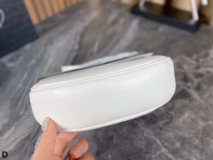 Prada Voltaire underarm bag - Image 8