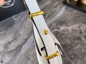 Prada Voltaire underarm bag - Image 5