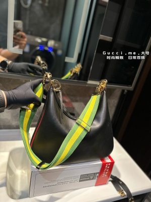 Gucci underarm bag Cool croissant - Image 4