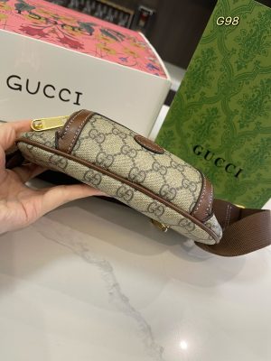 Gucci waist bag chest bag - Image 5