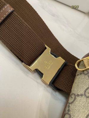 Gucci waist bag chest bag - Image 4
