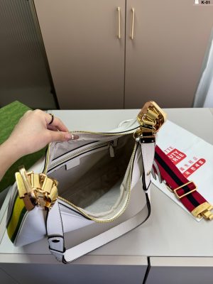 Gucci underarm bag Cool croissant - Image 3
