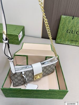 Gucci Padlock new chain handbag - Image 5