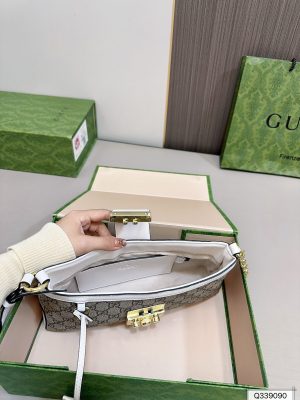 Gucci Padlock new chain handbag - Image 3