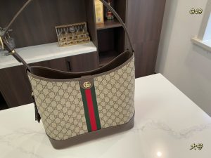 Gucci's new Ophidia series small hobo bag - Image 9