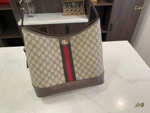 Gucci's new Ophidia series small hobo bag - Image 6