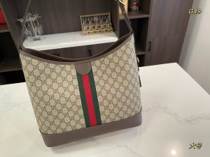 Gucci's new Ophidia series small hobo bag - Image 5