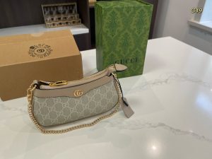 Gucci's new armpit bag - Image 2