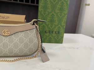 Gucci's new armpit bag - Image 8